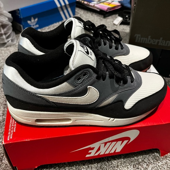 Nike Air Max - Picture 3 of 6